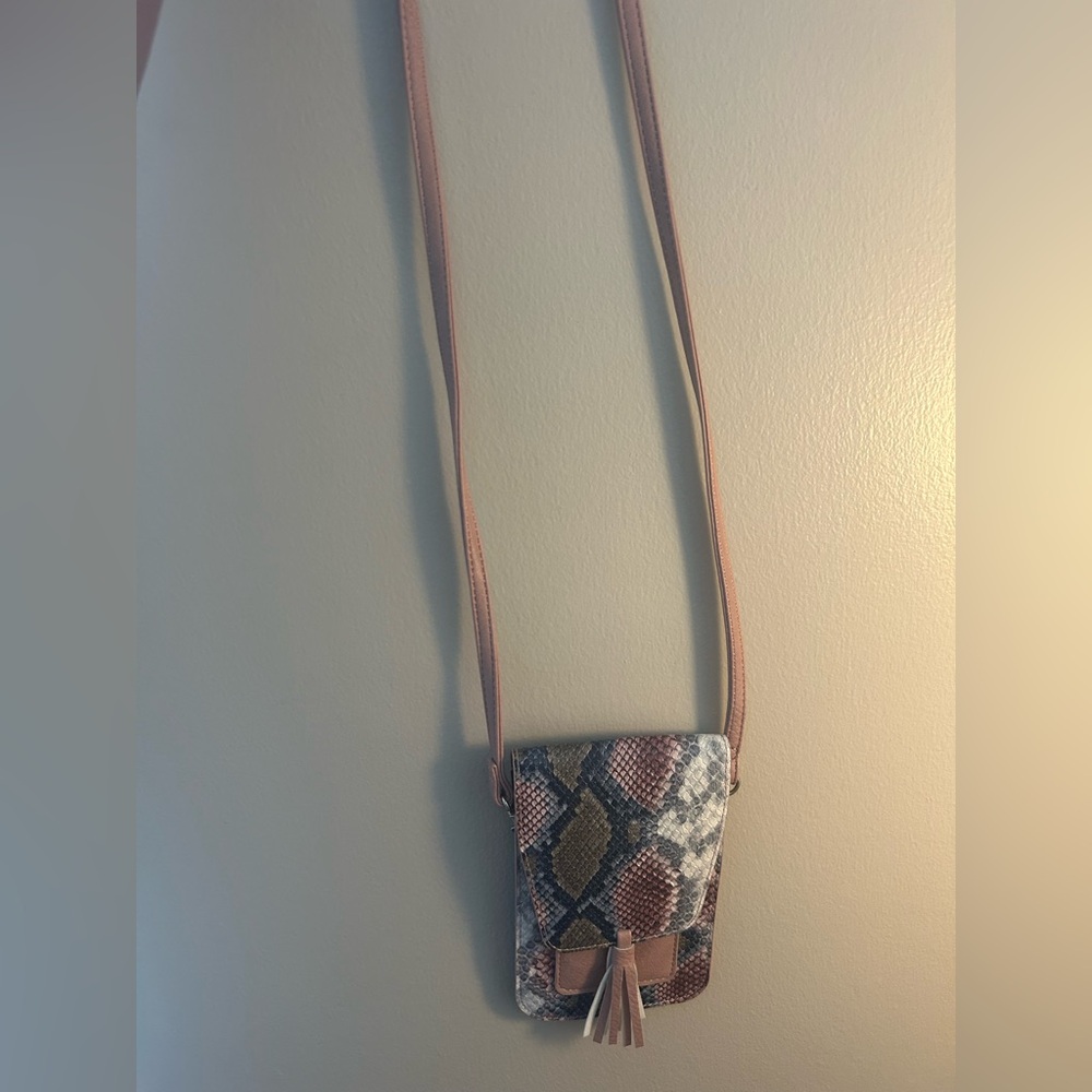 Stylish Snakeskin Crossbody Bag